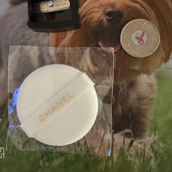 Bundle of Chanel sharpener &  Powder puff - New - Picture 4 of 4